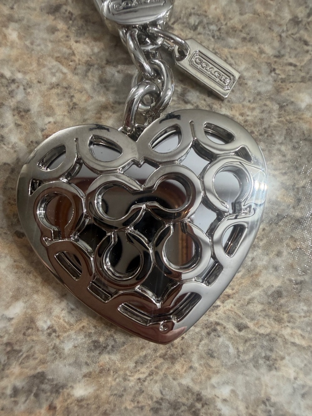 New Coach Silver Toned Signature Cutout Heart Keyring with Mirror - Picture 4 of 6